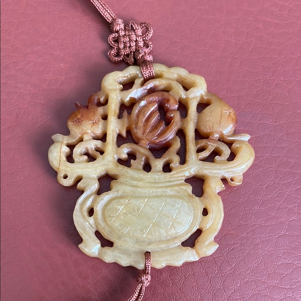 Elegant Cream and Brown Pendant Necklace - Picture 3 of 3